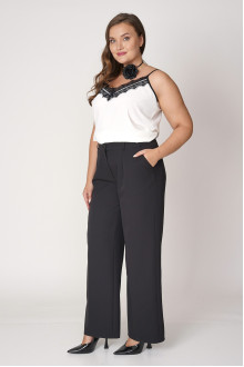 Elegantul pantalon negru maxi liber