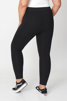 Un pantalon opac din bumbac negru